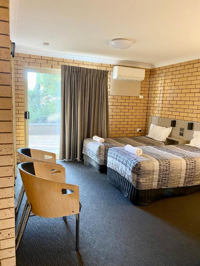 Tallarook Motor Inn Дабо Екстериор снимка