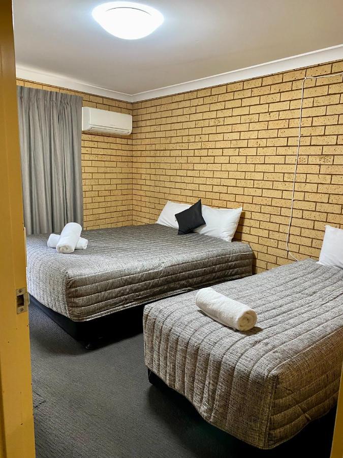 Tallarook Motor Inn Дабо Екстериор снимка