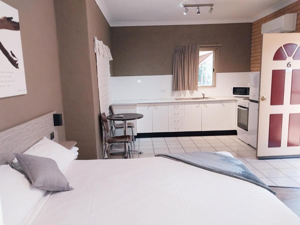 Tallarook Motor Inn Дабо Екстериор снимка