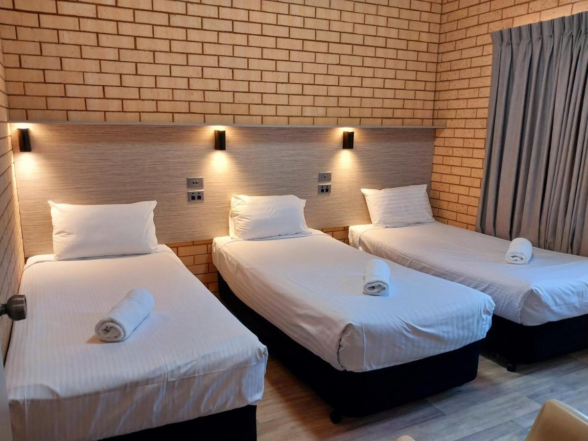 Tallarook Motor Inn Дабо Екстериор снимка